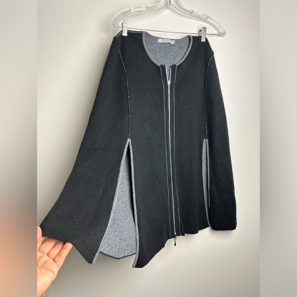 In2 by incashmere cashmere merino wool Black Gray Reversible Poncho Sweater S/M - Picture 2 of 11
